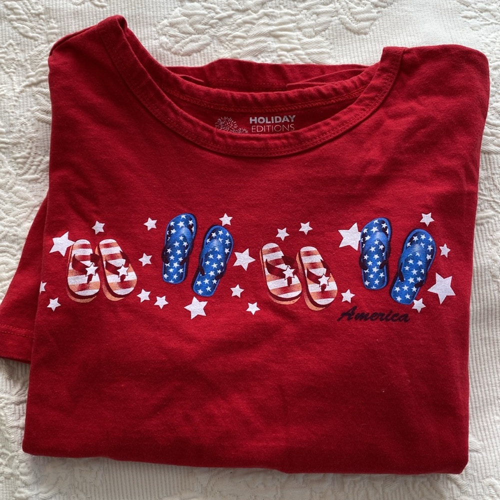 Holiday Edition T-shirt size small